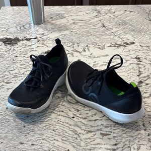 Oofos Tennis Shoes Black and White